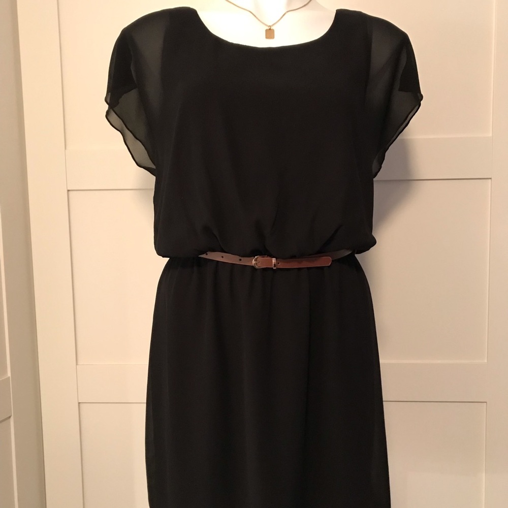 {BOGO} City Triangles LBD Gold Details